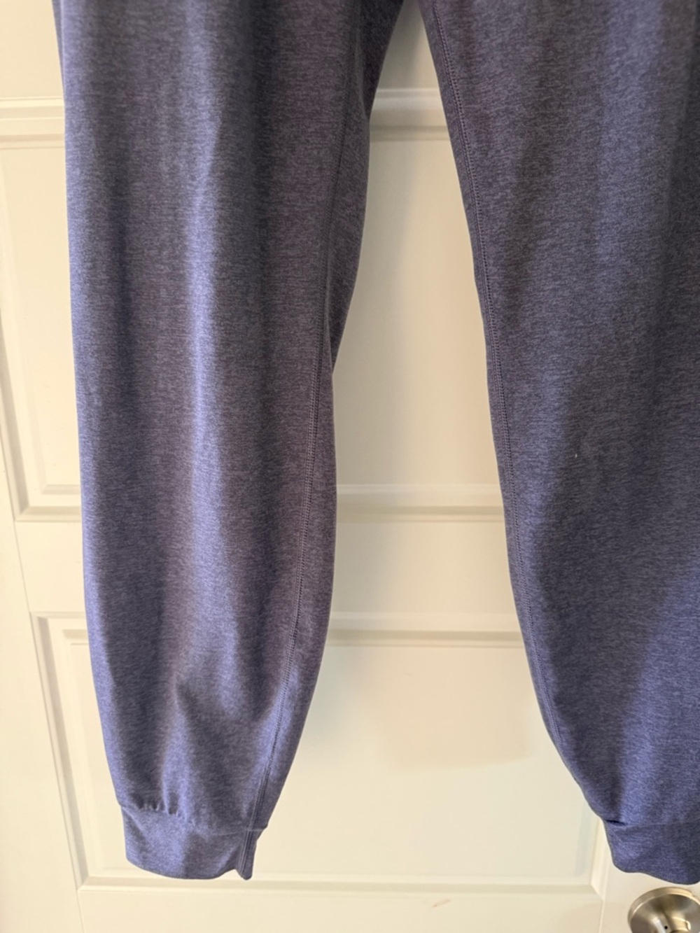 Vuori performance joggers. Women’s size 8 - Picture 4 of 8
